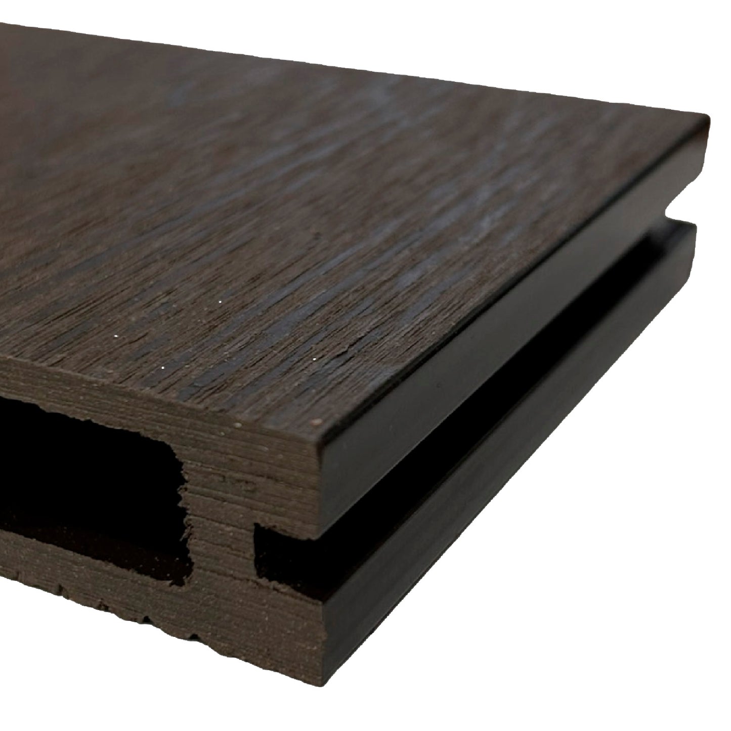 Tabla Deck Terraza WPC Classic color chocolate, detalle de unión lateral tipo encastre en el canto
