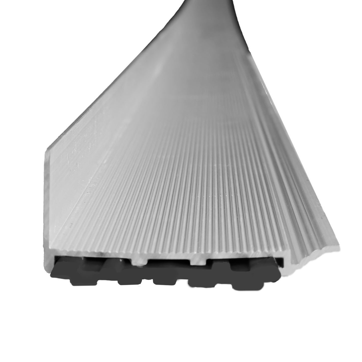 Detalle del terminal de nariz de aluminio y PVC con goma negra