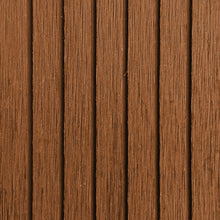 Detalle de textura acanalada color madera del terminal recto Deck Terraza Classic en WPC, acabado tipo madera para borde de deck