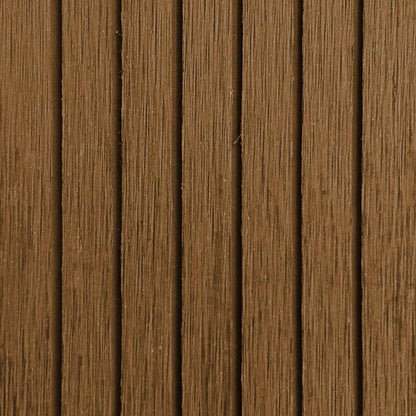 Detalle de textura acanalada color cedro del terminal recto Deck Terraza Classic en WPC, acabado tipo madera para borde de deck