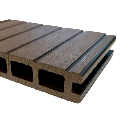 Tabla Deck Terraza WPC Chocolate, vista del extremo con sección alveolar y superficie superior acanalada
