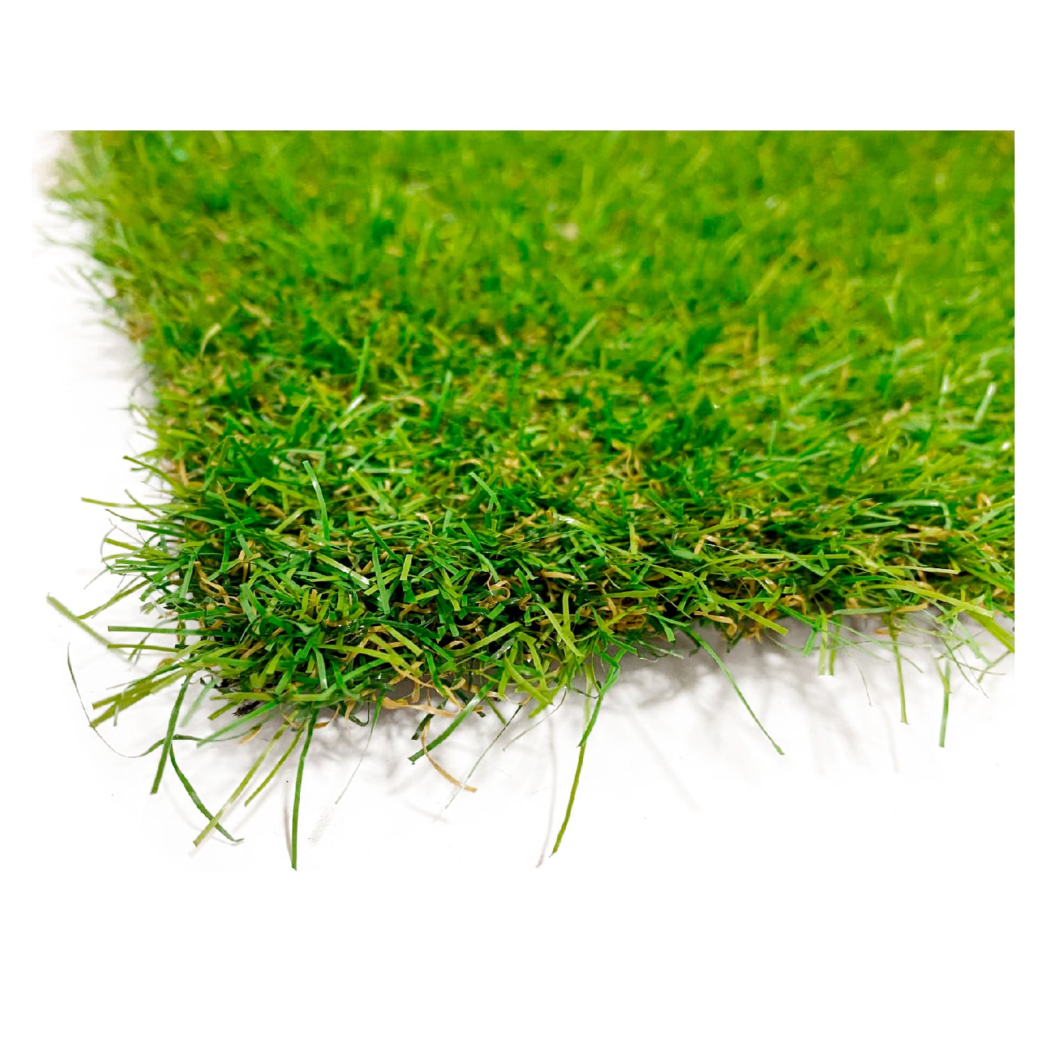 Detalle de fibras y textura del pasto ornamental Soft de 25 mm