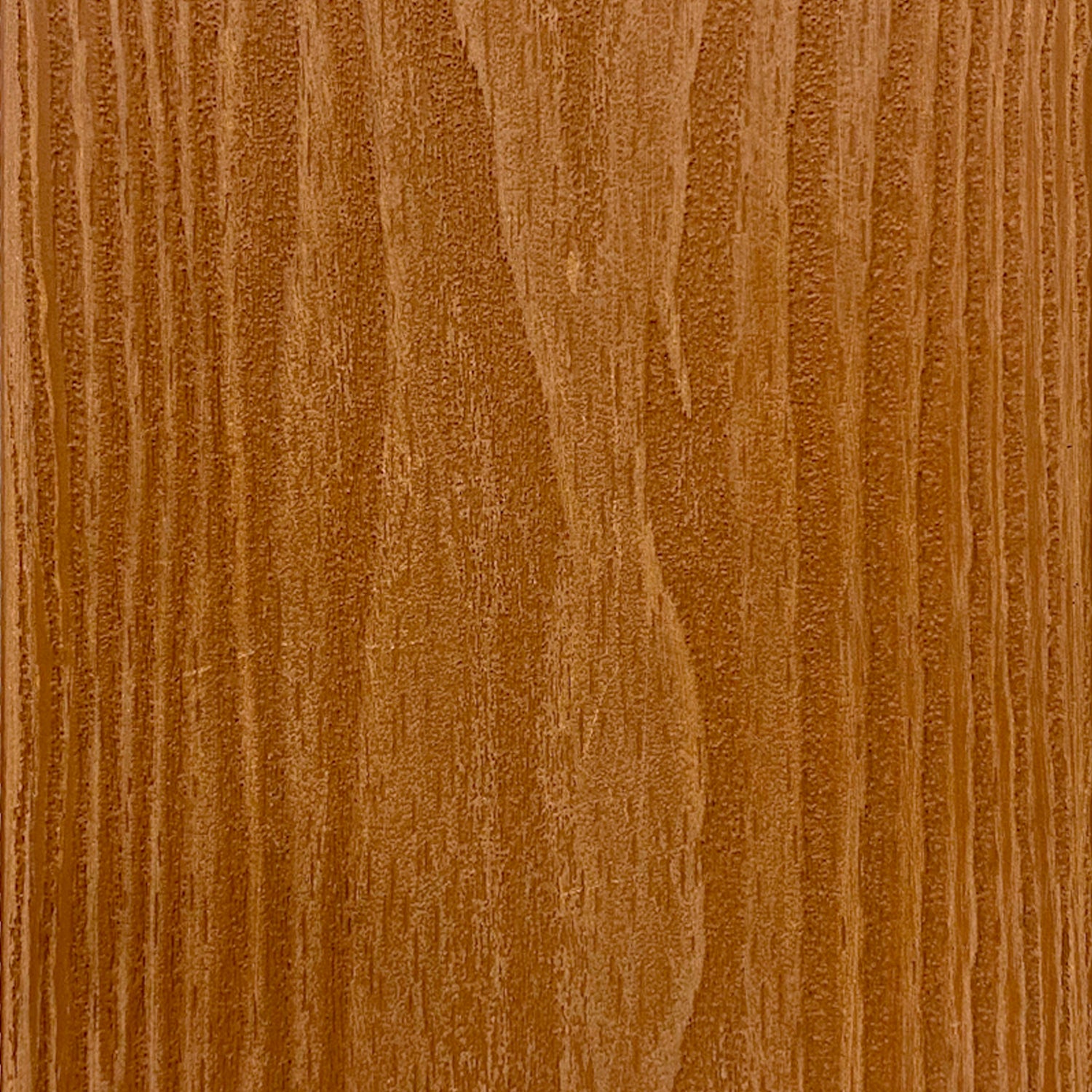 Detalle de textura veta tipo madera en tabla Deck Terraza WPC color madera, primer plano de la superficie
