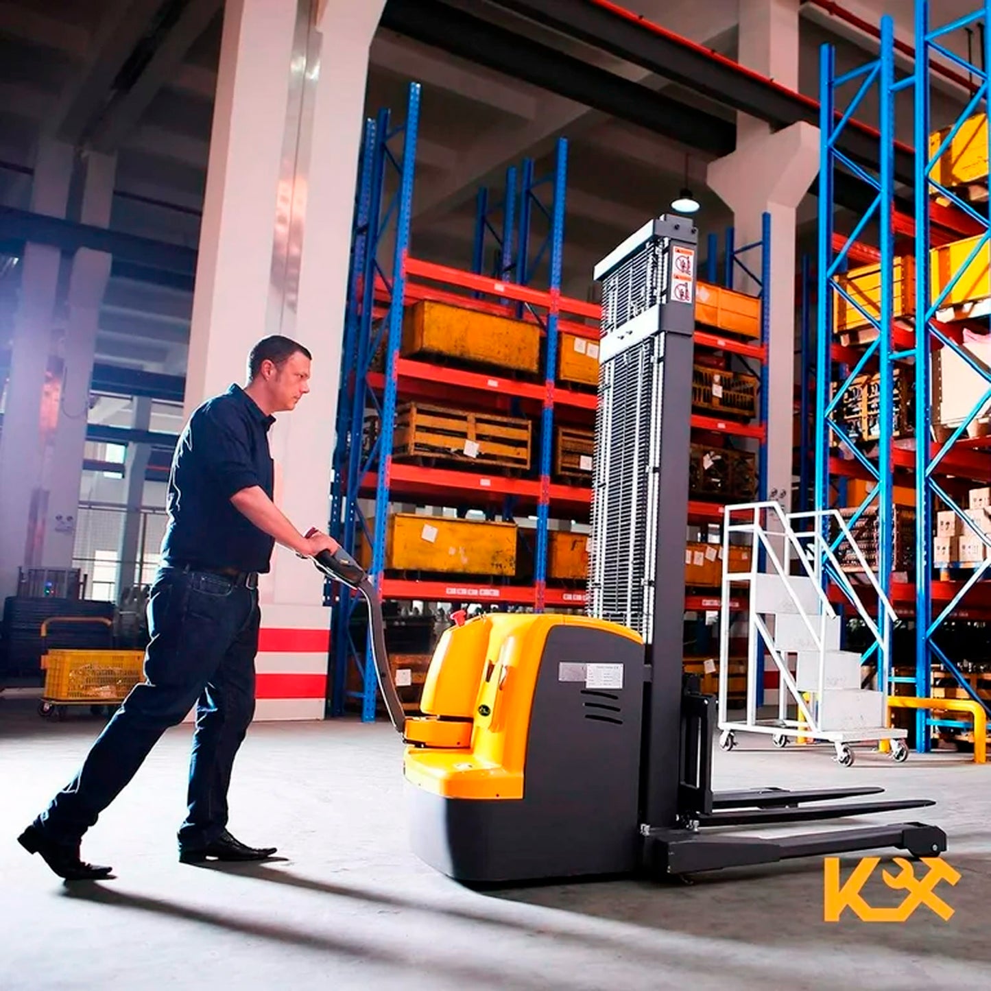 Apilad Elec 1500Kg/5.6Mt 695X1150 Pu C/Carg C