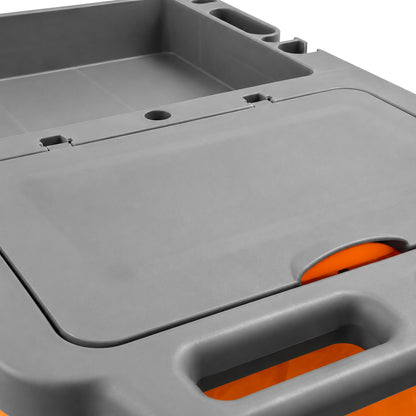 Detalle de la tapa del carro porta implementos de aseo