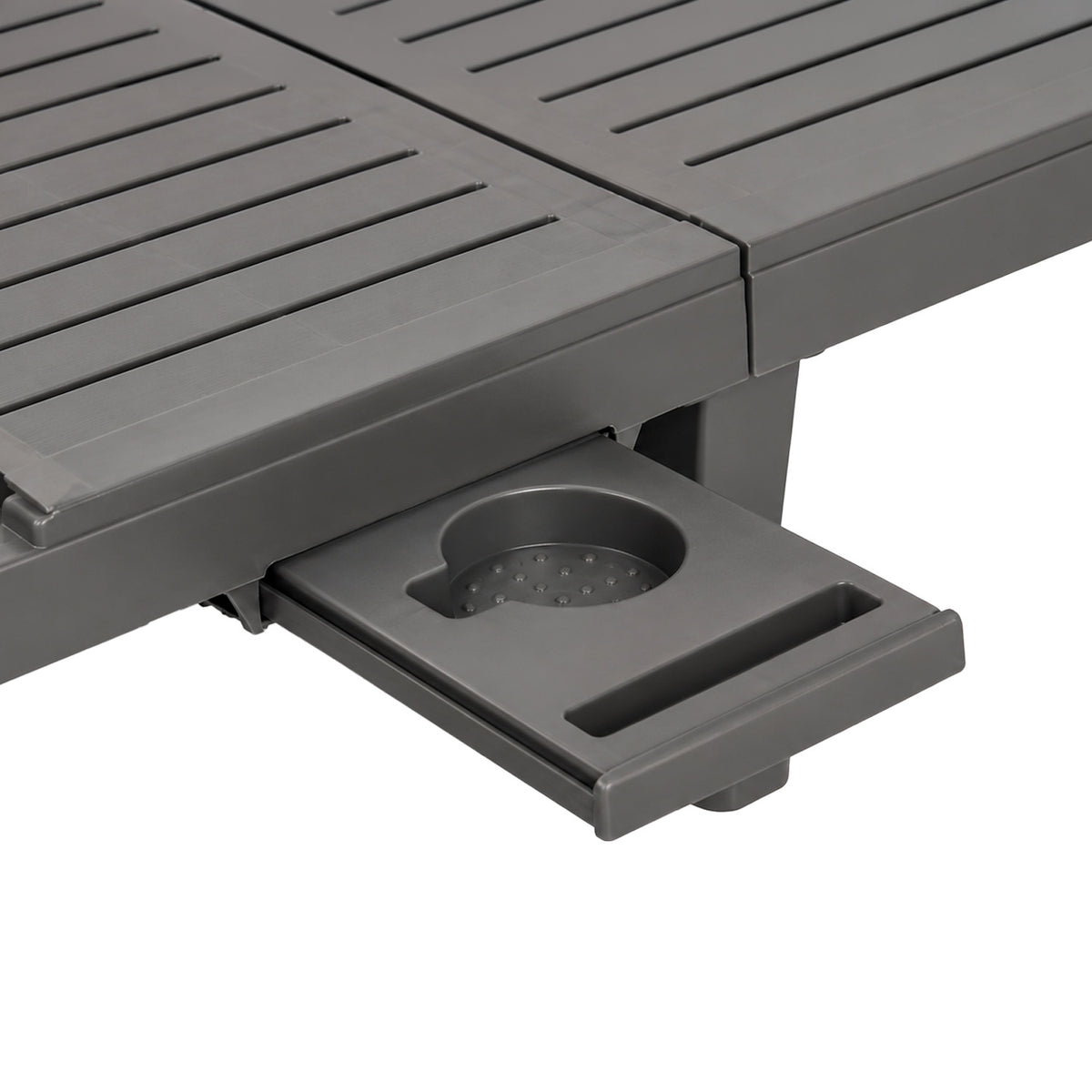 Detalle de apoyavasos de reposera Jaipur plástica gris