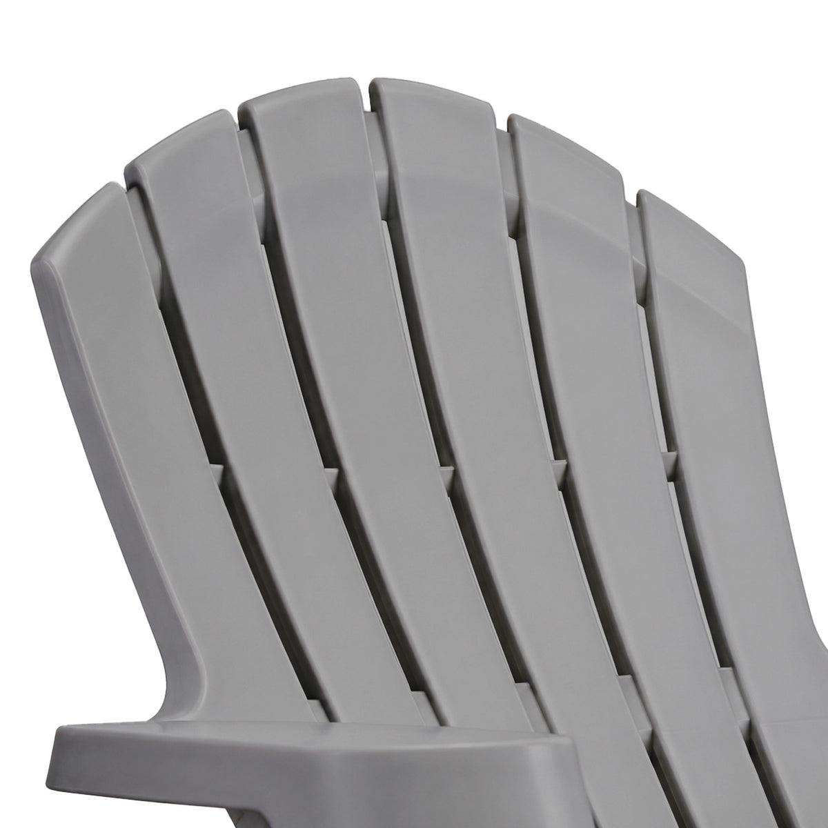 Detalle del respaldo de silla terraza plástica gris