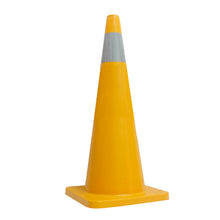 Cono de señalización vial PVC amarillo 36 pulgadas con 1 cinta reflectiva de alta intensidad, base 360 x 360 mm y peso aproximado 4.500 g