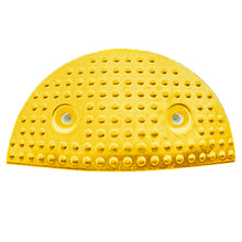 Terminal Lomo Toro Royal amarillo vista cenital, fabricado en caucho, con superficie antideslizante y orificios para anclaje