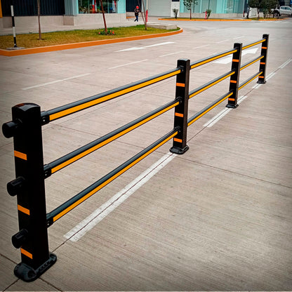 Sistema de postes y barreras flexibles instalado en ciclovía urbana