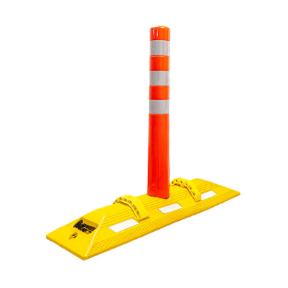 Hito 75 cm instalado sobre canalizador oruga amarillo en ciclovía