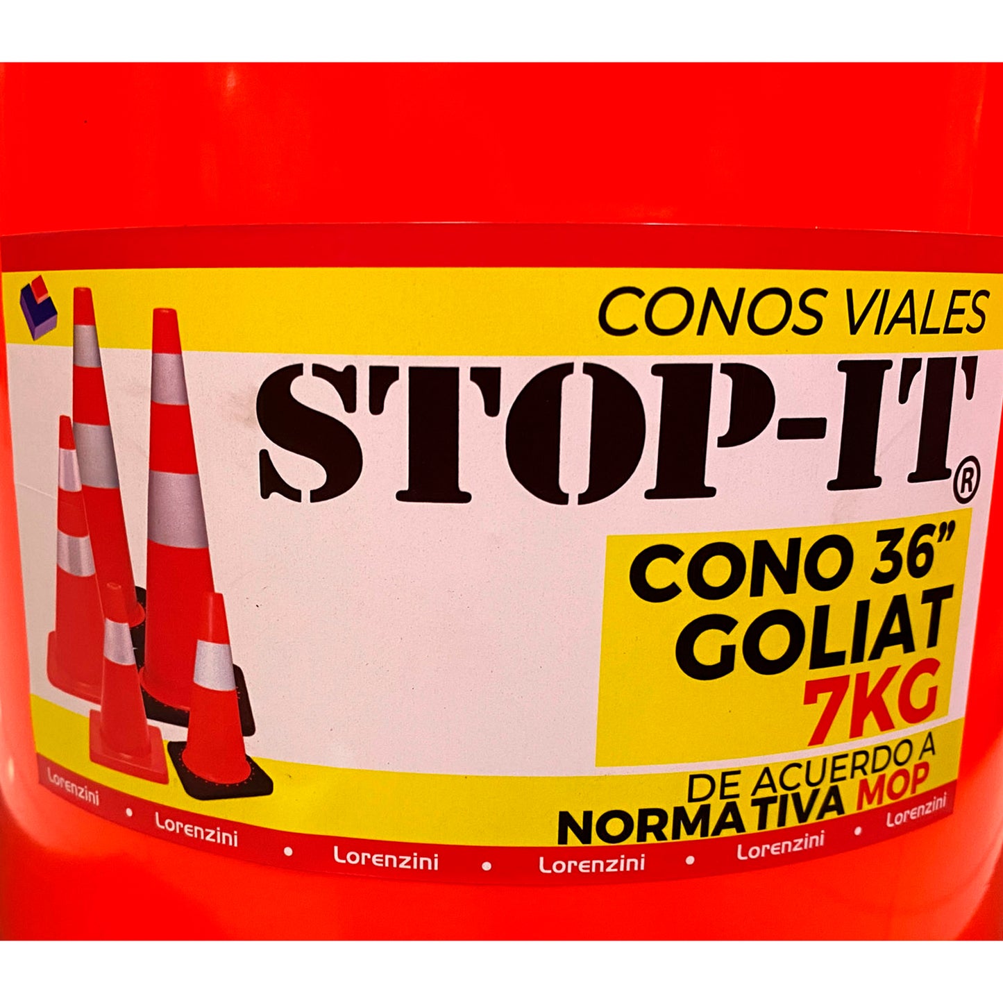 Detalle de etiqueta marca STOP IT en cono de señalización vial Goliat 7 kg