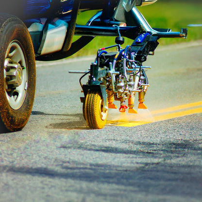 RoadLazer RoadPak System 6 Graco en operación realizando demarcación vial