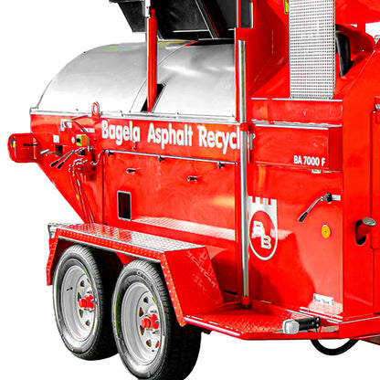 Recicladora de asfalto Bagela BA 7000 equipada para reciclaje de RAP y producción de mezcla asfáltica en caliente en obra