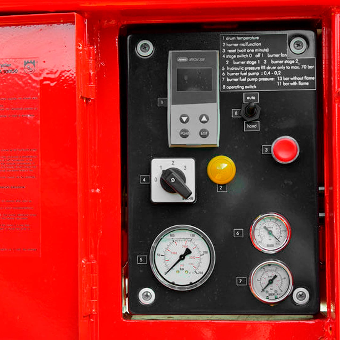 Detalle del sistema de calefacción y componentes internos de recicladora de asfalto Bagela BA 10000