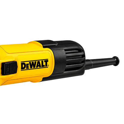 Detalle del cuerpo y empuñadura del esmeril angular DEWALT DWE750-B2